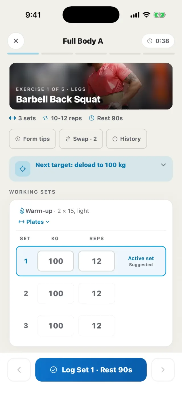 Logging a set in light mode: working sets with a suggested target.
